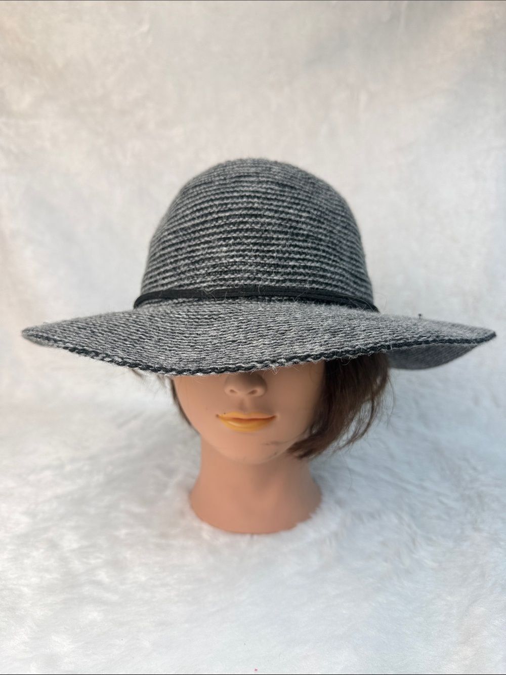 Gray hat